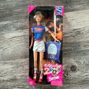 Vintage Walt Disney World  2000 Barbie